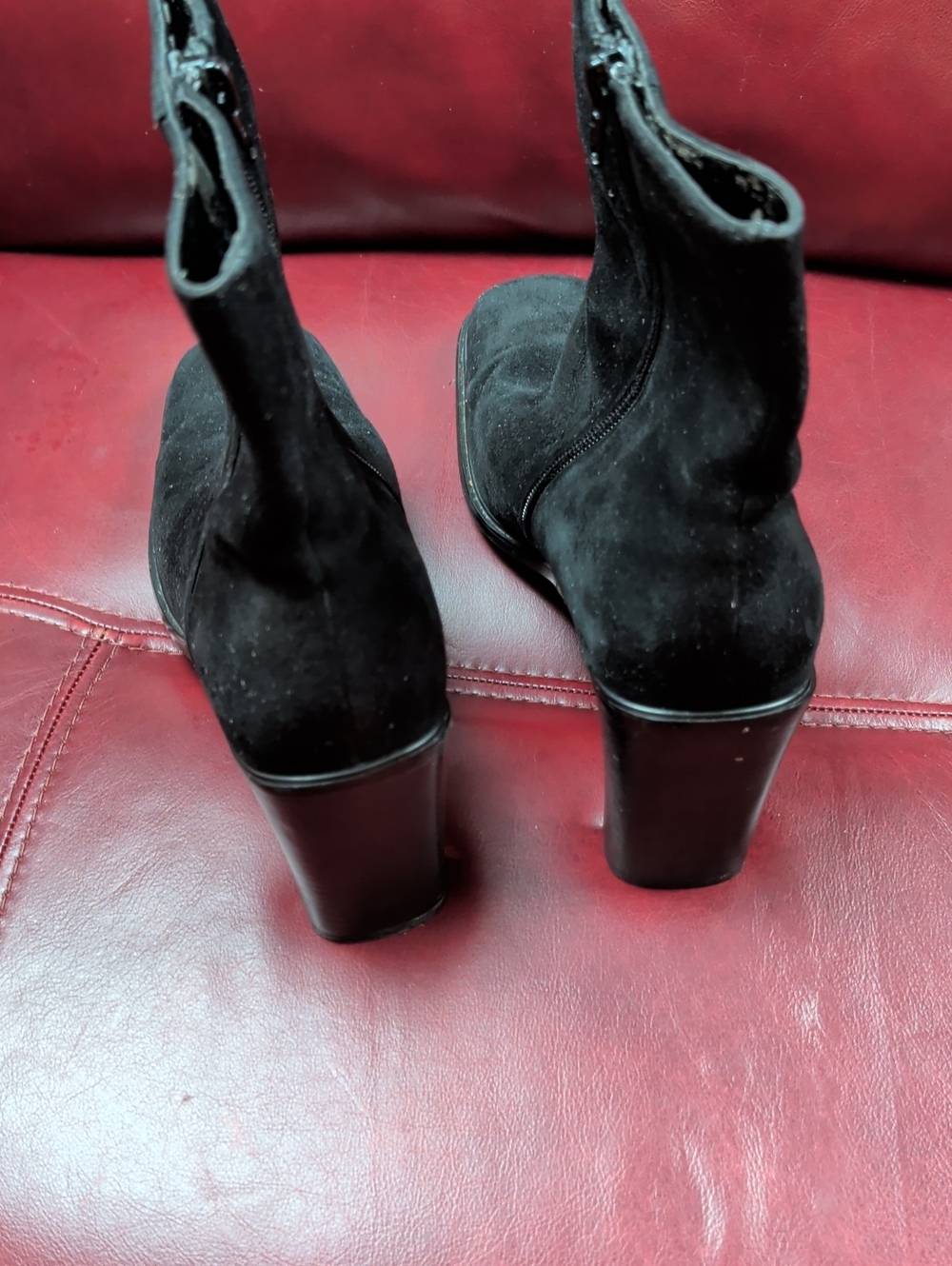 Lord & Taylor' Black Suede Ankle Boots with Block Heel Size 10 - Picture 5 of 7